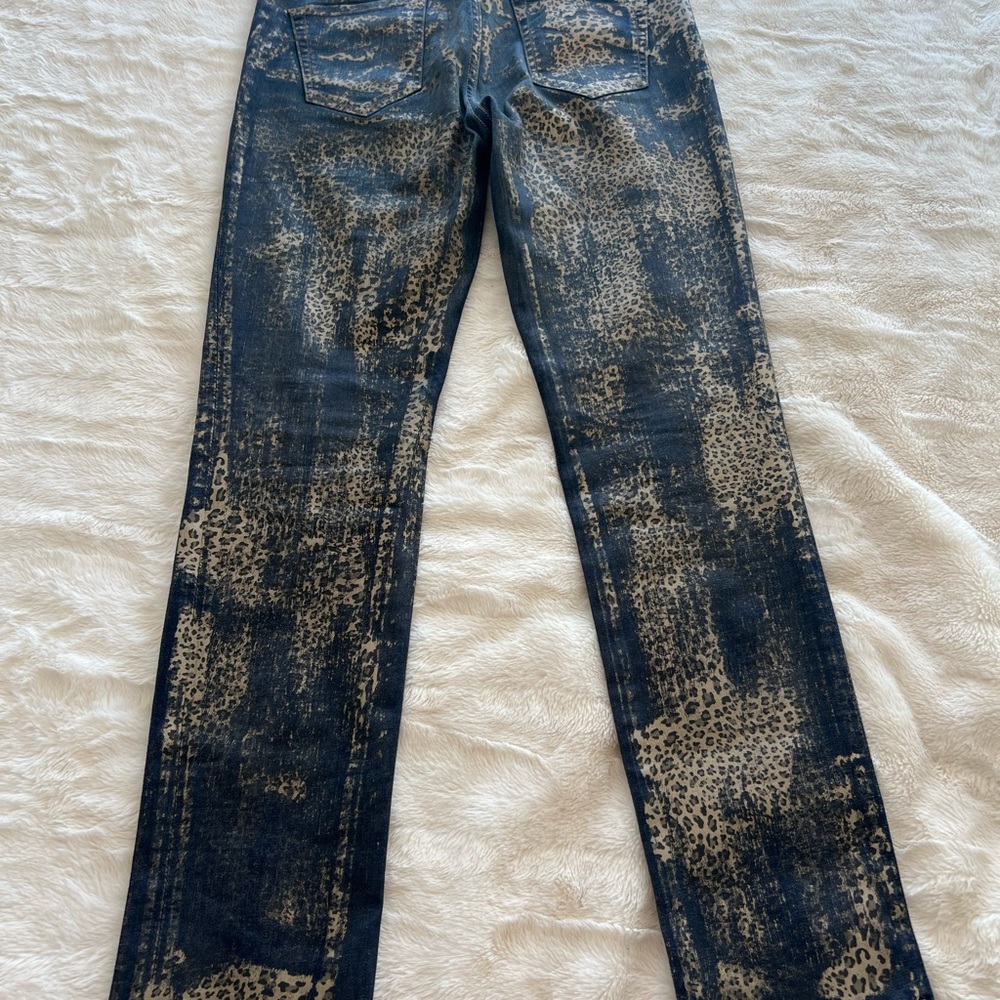 Robins Straight Leg Leopard Print Jeans - Picture 2 of 2